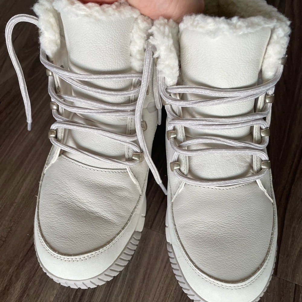 The north face  winter boots
